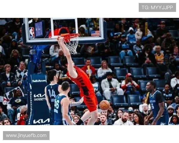 菜鸟杨瀚森表现亮眼克尼佩尔继续高光乐福状态低迷仅得8分