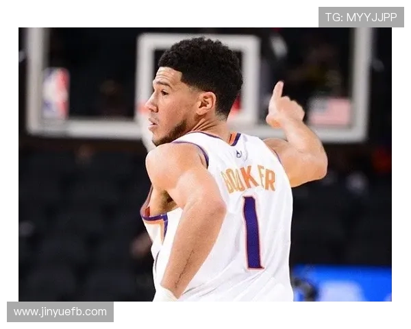 塔克晒出喷泡配色Book1PE球鞋引发热议超越布克本人魅力